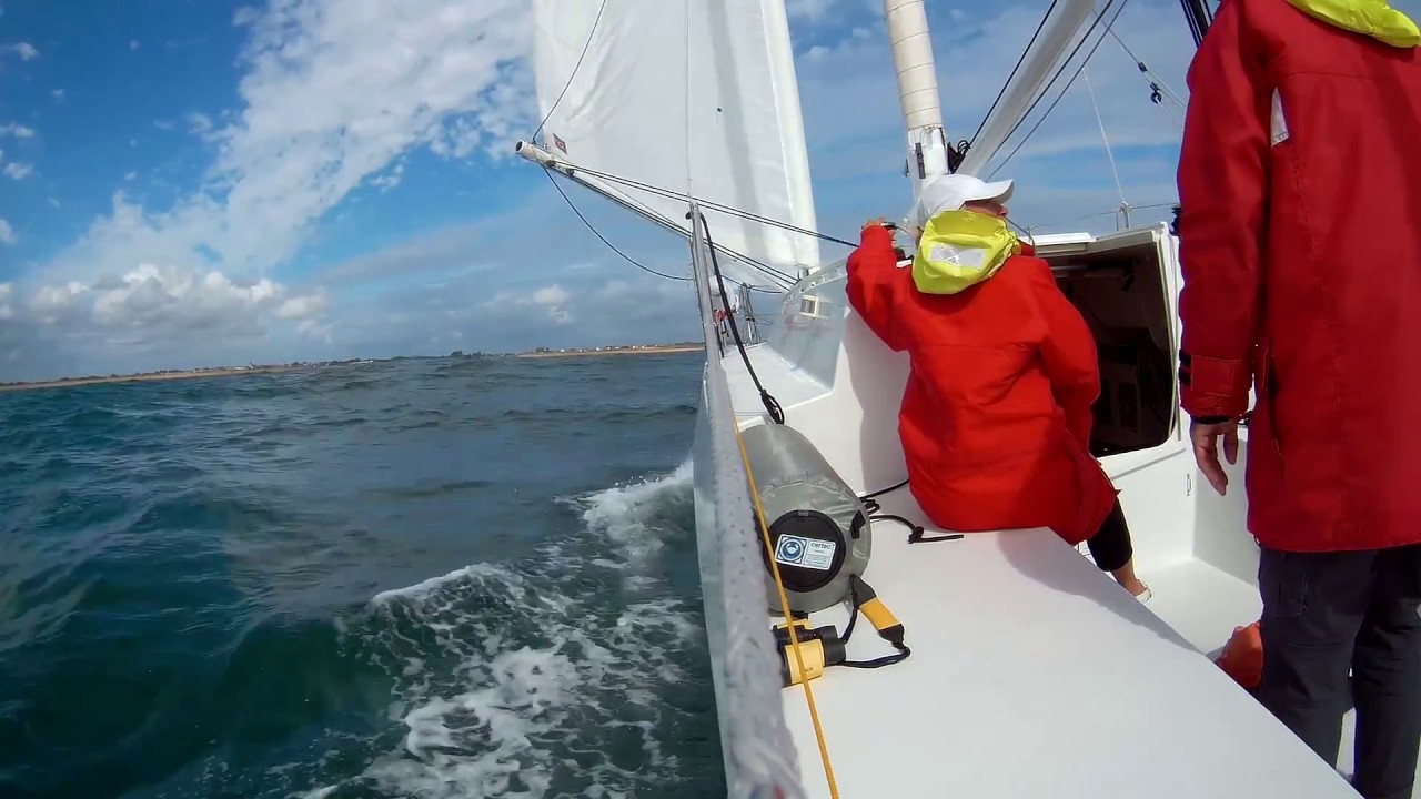 2018 Ep. 7  navigation de LORIENT à ETEL. PREMIERS DAUPHINS