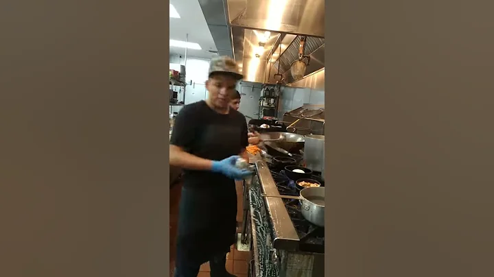 Chapines trabajando duro