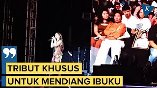 Momen Mahalini Menangis Ingat Mendiang Ibunya di Konser Fabula