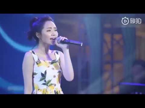 【100首现场大合唱】第18首：刘惜君《我很快乐》话筒不出声，换了一个还是没声音，现场粉丝开始大合唱