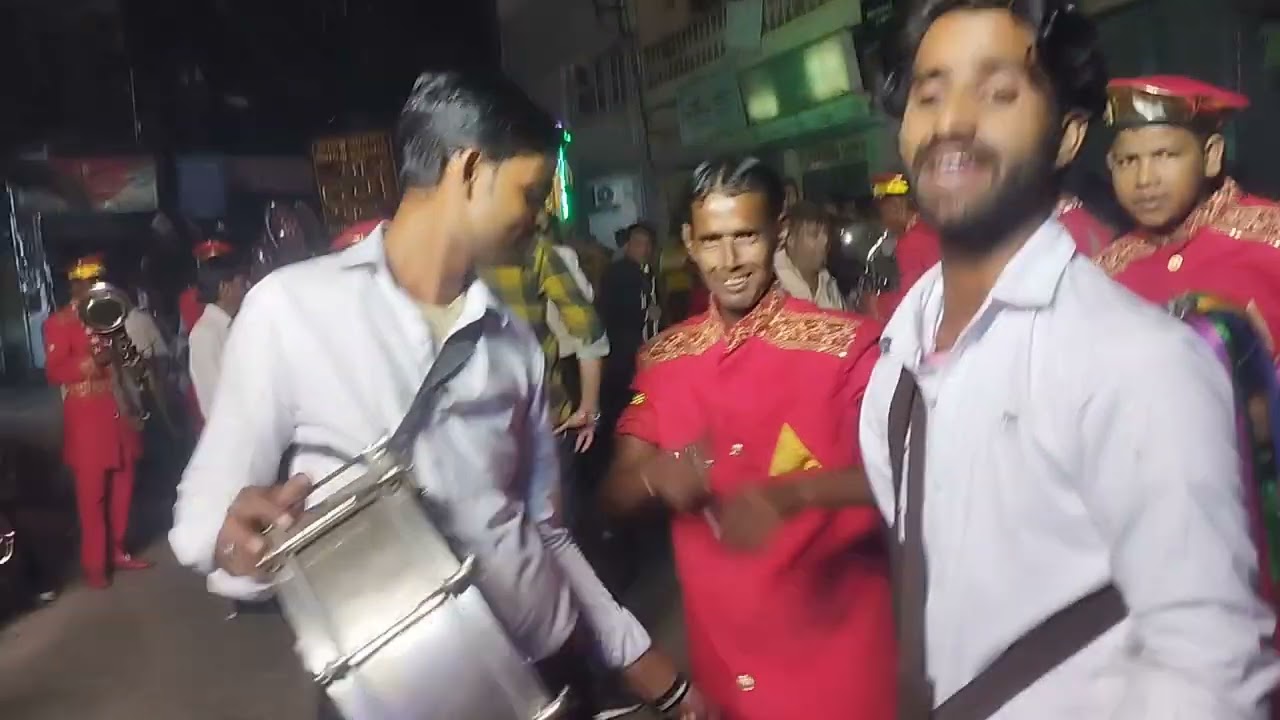 Maa Durge band madar gate