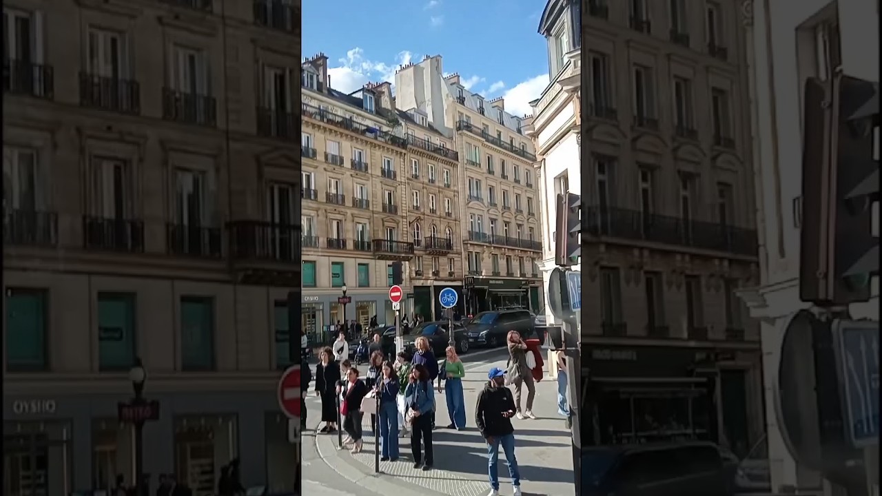 A pretty Street of Paris. 