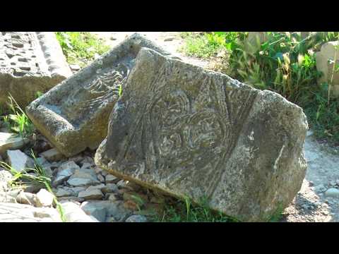 ნიკა ანთიძემ სპეციალისტებთან ერთად აწყურის აღმოჩენა დაათვალიერა