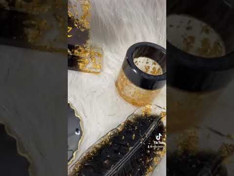 طقم مكتب اسود و دهبى مخصوص ب الاسم