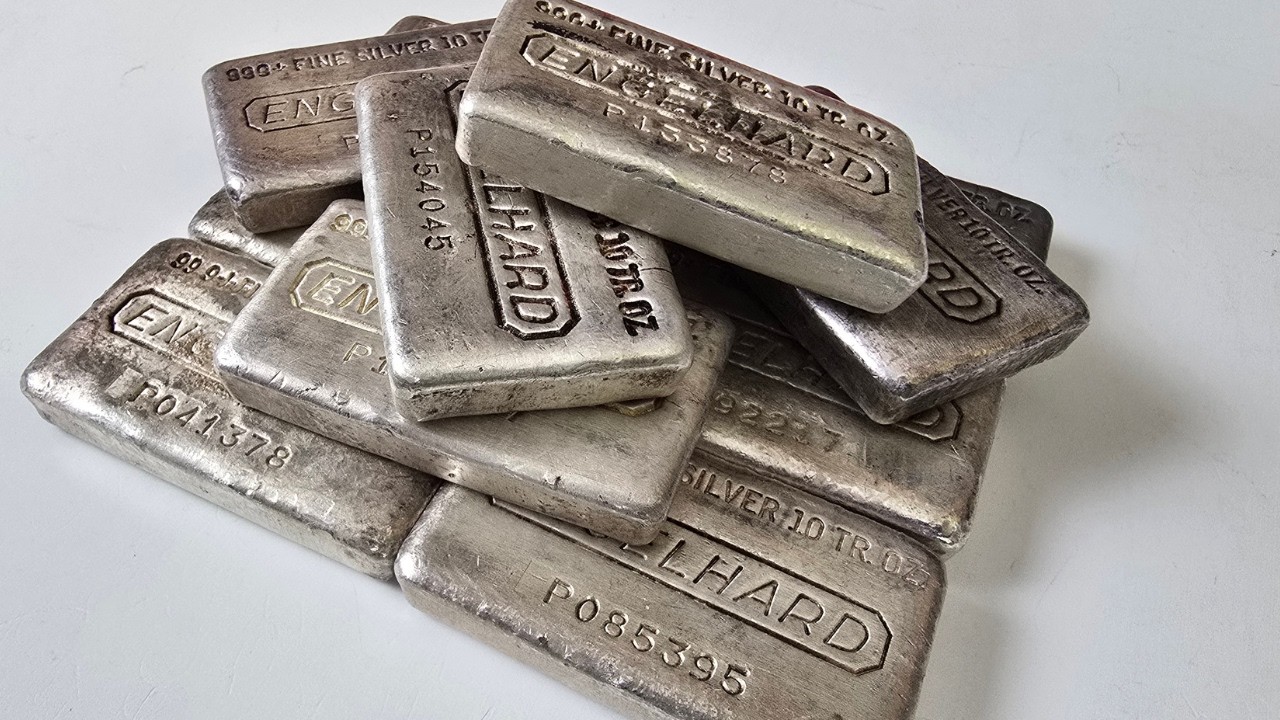 Engelhard Silver Bar Hunting, Key Find 10th series! - YouTube