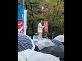香川県高松市中央公園 かじ祭りにムーディー勝山さんが雨の日に熱唱w