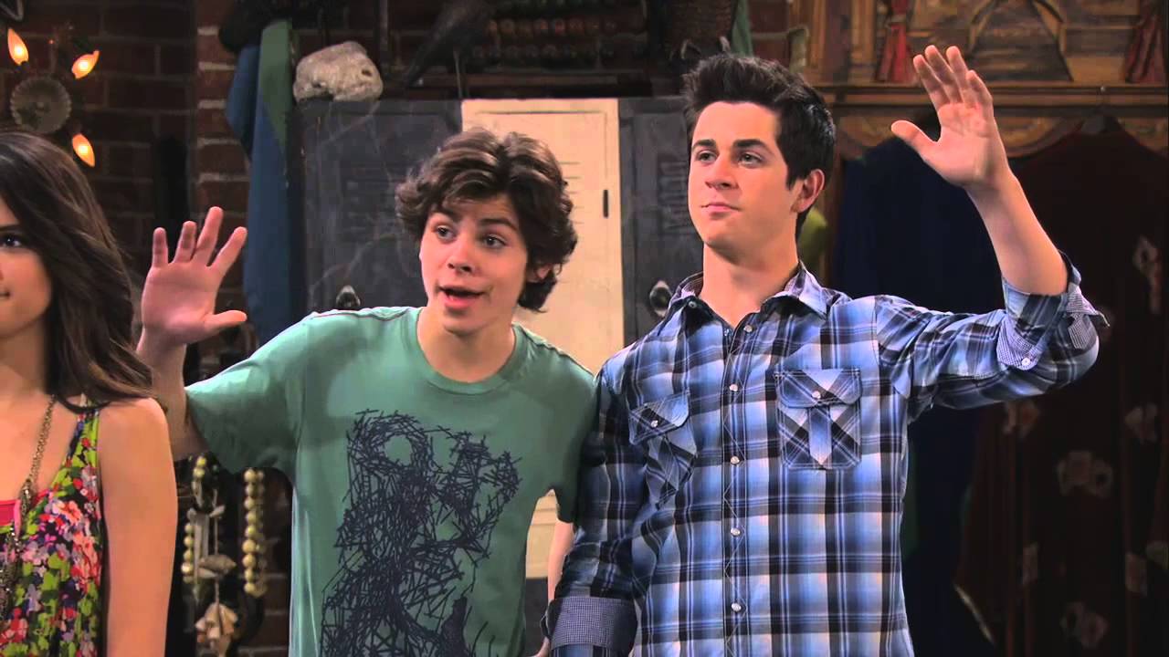 Web justin's new pet beagle turns out to be a dragon; Jake T. Austin Wizards Of Waverly Place S04E14 YouTube
