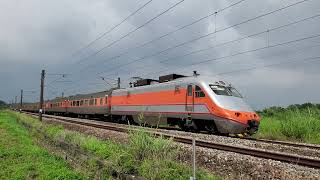 121次自強號鳴笛通過(E1064)(12車附掛親子車廂)