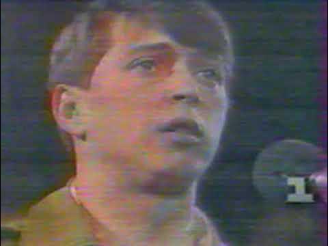 Оскар певец. Оскар по лезвию ножа. Оскар на острие ножа. Оскар певец по острию ножа. Оскар на острие ножа.