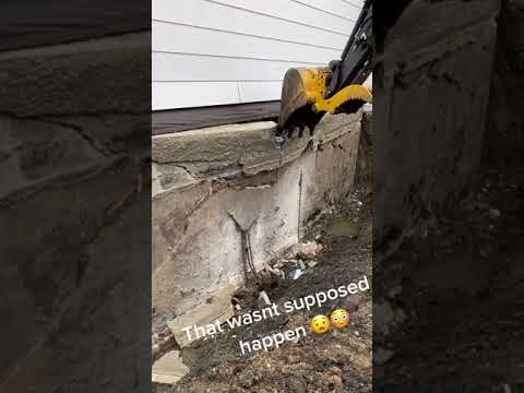 Don't think a digger was the best tool to use.. 🤦🏾♂️