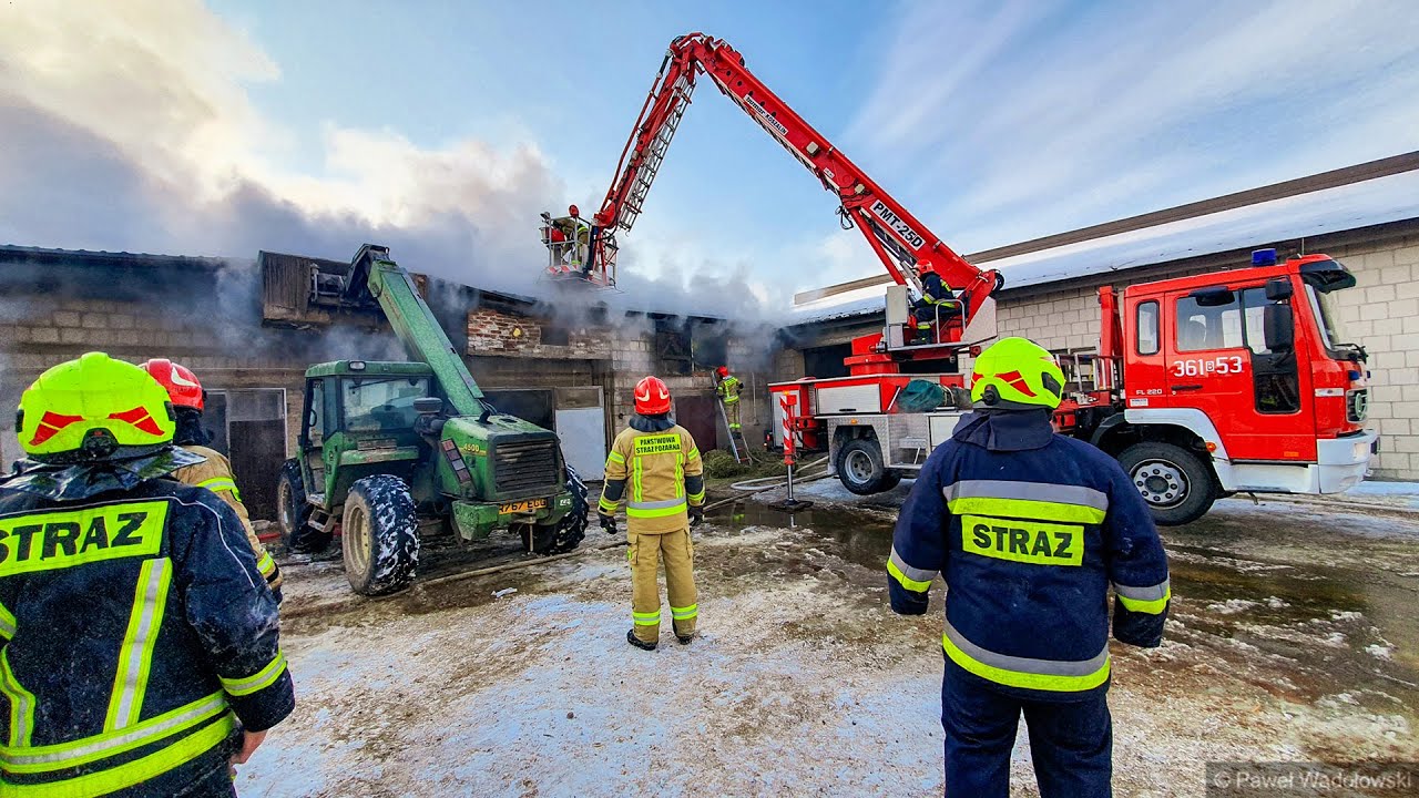 Pożar w Sławcu koło Łomży - strażacy ratowali zwierzęta