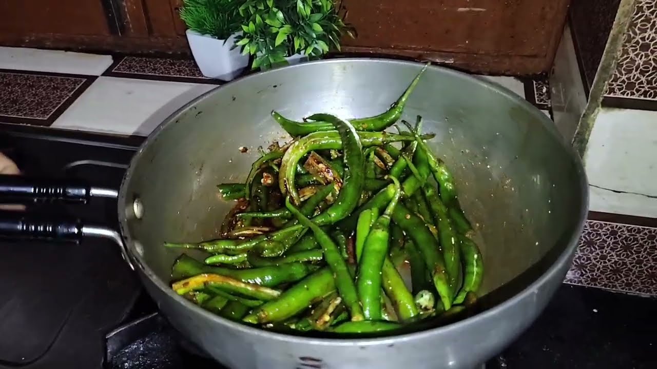 हरी मिर्च का अचार झटपट बनायें |instant No cook Green chilli pickle in 5 minutes #viralvideo 