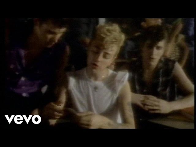 STRAY CATS - SHES SEXY AND 17