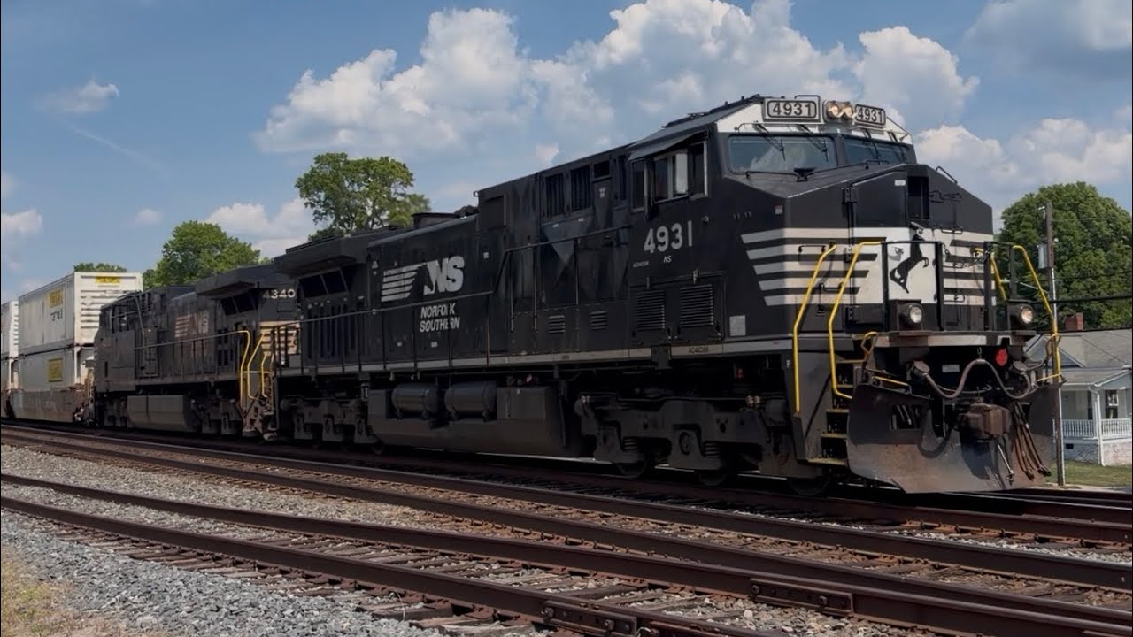 NS 4931 leads a very long 28N going track speed!! 4-24-2026 - YouTube