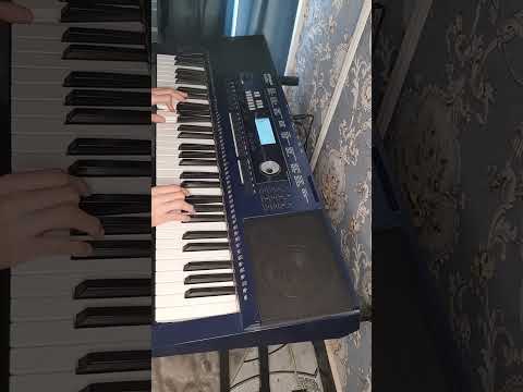 غلطات وقت التصوير عزف حنين على البيانو By Mennato Allah