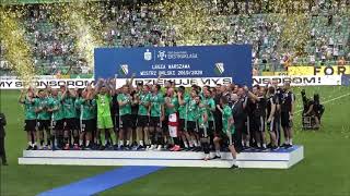 Uniesienie trofeum za mistrzostwo Polski