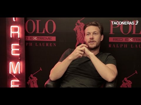 Video: Valor neto de Luke Bracey: Wiki, casado, familia, boda, salario, hermanos