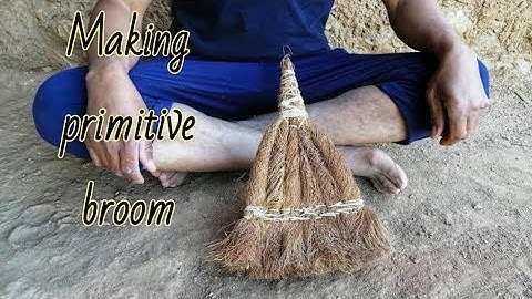 Primitive Technology: Making a Unique Broom from Palm Fibers and Yucca Rope