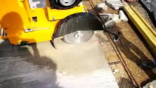 How to cut control joints in site concrete with machine ?