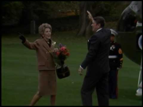 วีดีโอ: Nancy Reagan มูลค่าสุทธิ: Wiki, แต่งงานแล้ว, ครอบครัว, งานแต่งงาน, เงินเดือน, พี่น้อง