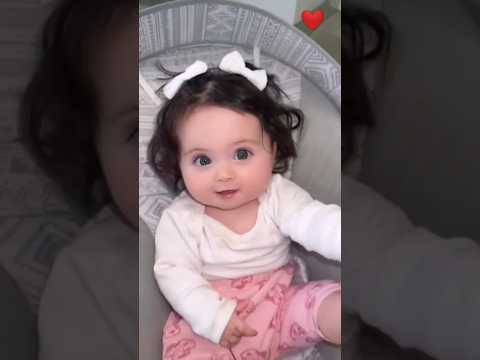 بيبي يضحك مضحك