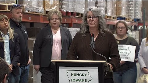 Food pantries anticipate a surge in demand amid ongoing government shutdown