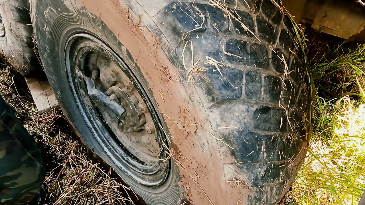 Засадили КамАЗ при попытке завести перевозную баню на дачный участок.