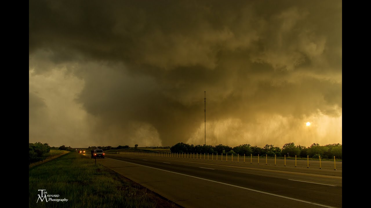 RAW Storm Chase footage Abilene/Chapman Kansas Tornado May 25, 2016