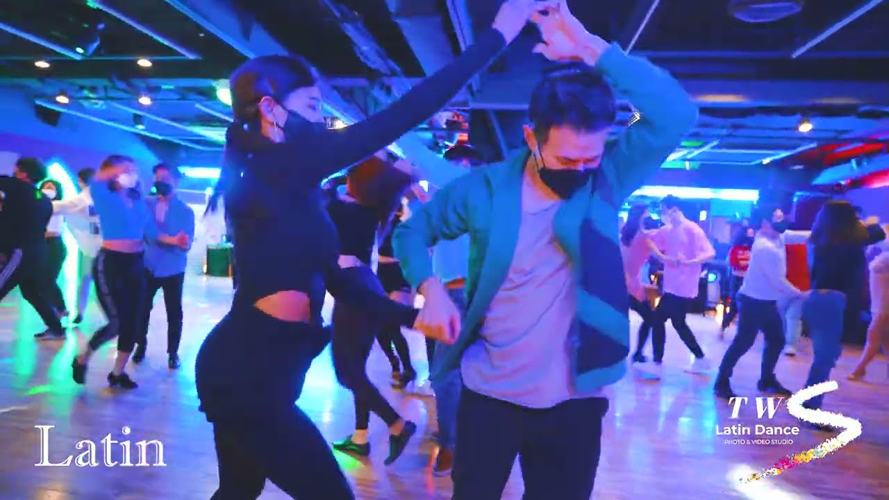 인우(아우라디맘보) & 나디아(라벨라디아) 맘보 살사 Salsa Mambo at Latin 라틴