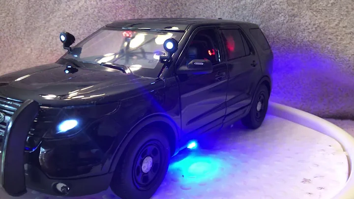 1/18 scale Blacked out undercover Ford Explorer with working lights and siren