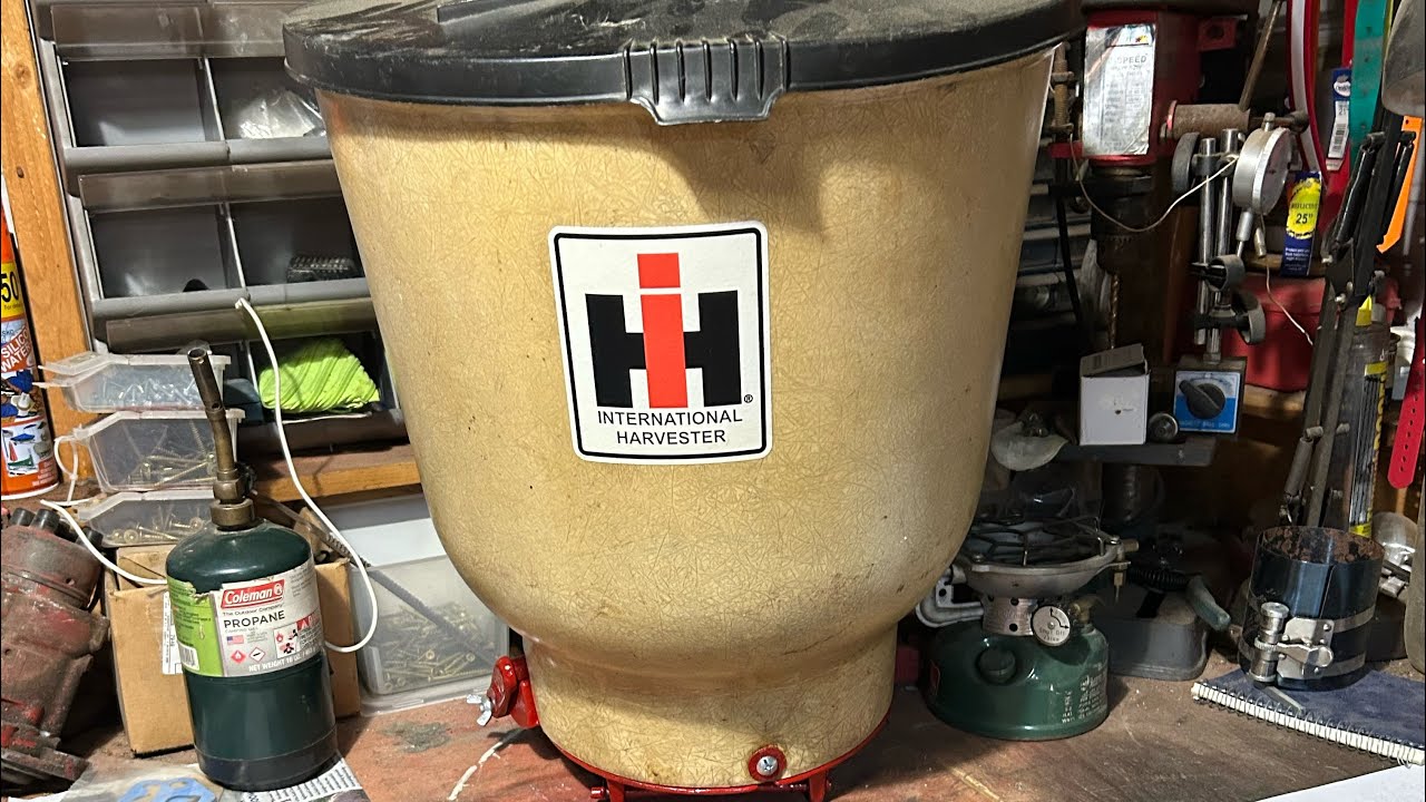 IH Farmall Fertilizer Hoppers 