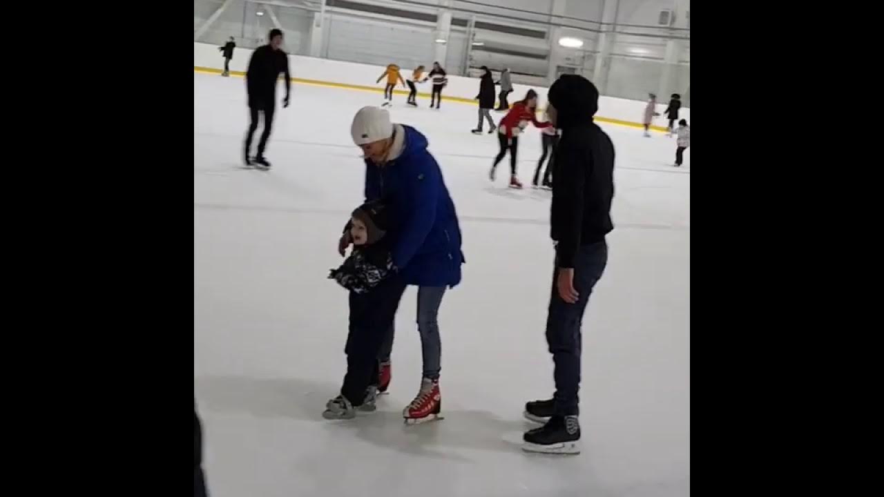 каток в тринити. ледовый дворец бобруйск. ледовый дворец могилев места. могилев ледовый. ледовый дворец.