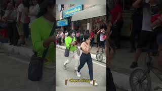 El mimo en la calle haciendo su arte#humor#viral#videoviral#parati#fyp
