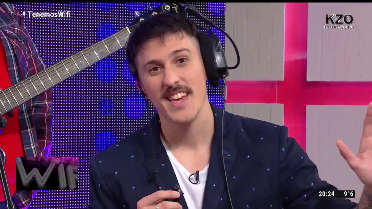 ¿QUIÉN ES EL QUE ESTÁ EN LA CARPA?