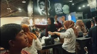 Starbaks Dayak bergoyang bersama Novi lida