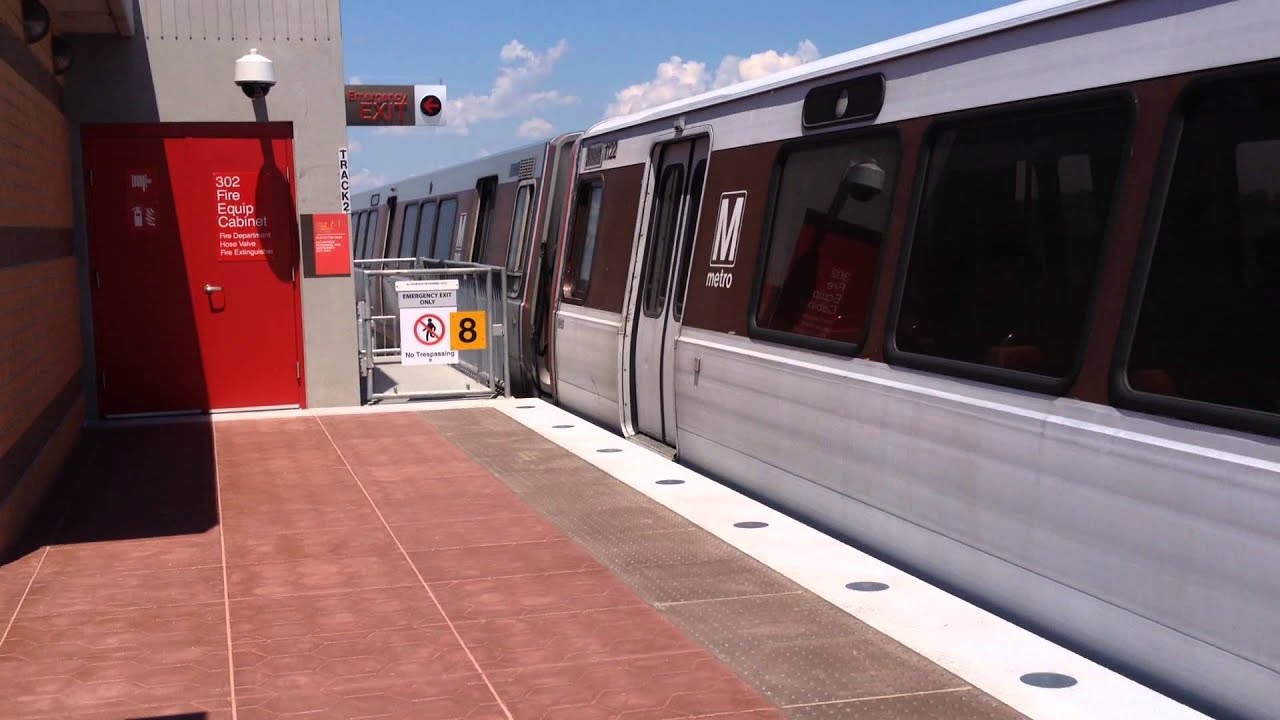*Brand new* WMATA silver line train first Public Reston bound train on ...