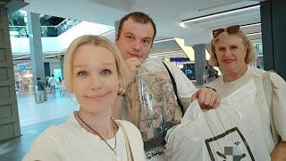 картинка: Шопинг с Примеркой 👚 Скидки Продолжаются ✅ Удачные Покупки по Супер Ценам 🎁