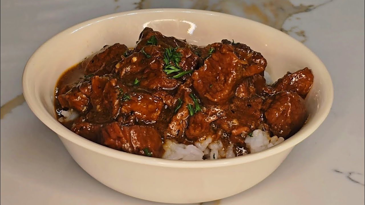 Southern Pepper Steak Stew | Tender Beef with Onions & Sweet Peppers