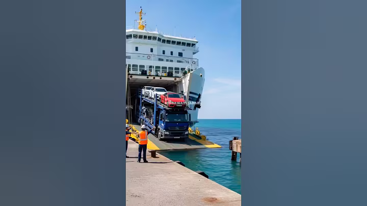 Moments Before Truck Plunges into Sea from Ferry #shorts