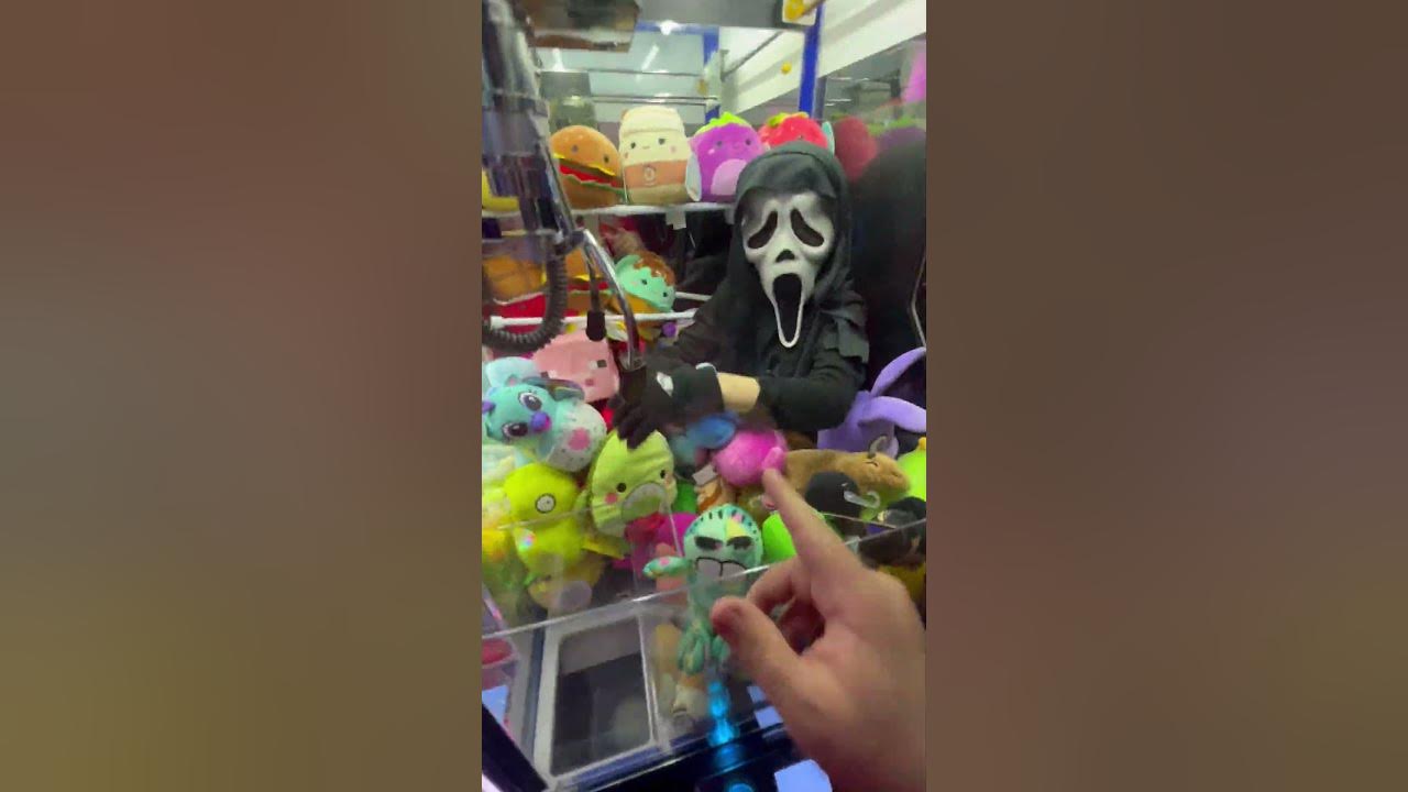 Claw Machine TRICK #shorts #clawmachine #arcade