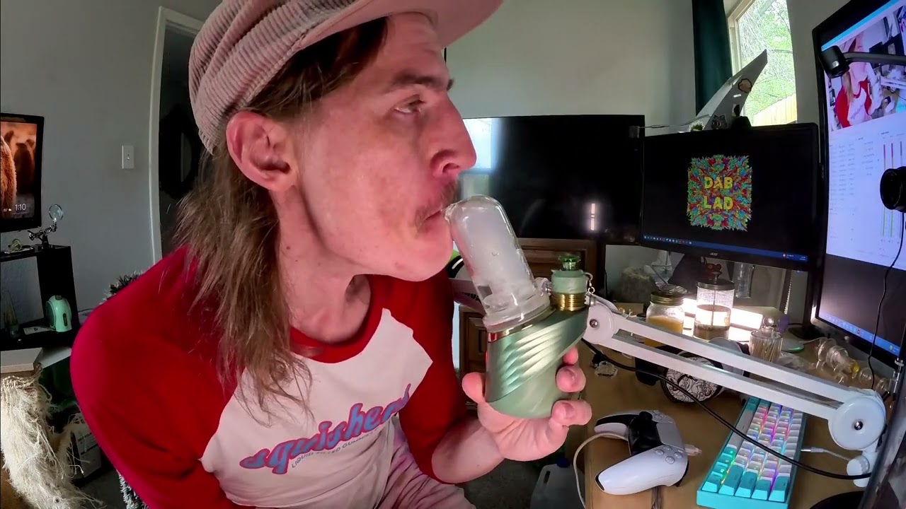 How does the Bomb E-rig glass function on a Puffco Peak Pro?