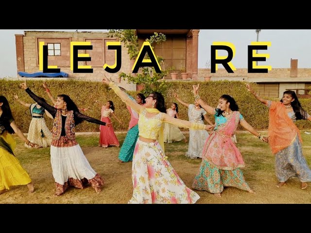 Leja Re Full Dance Cover | Dhvani Bhanushali | PC Mixmoves class=