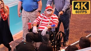 The talented mime Tom (Christmas celebration 4K) - SeaWorld Orlando - 05 JAN 2024 at 6pm