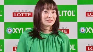 菅野美穂、乳歯が一本残ってると告白！100歳まで使いたい／ロッテ「キシリトールガム」CM