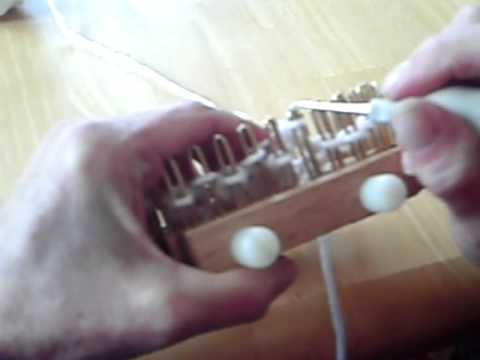 Slip 1 Knit 1 pass slipped stitch over on a Kiss Loom - YouTube