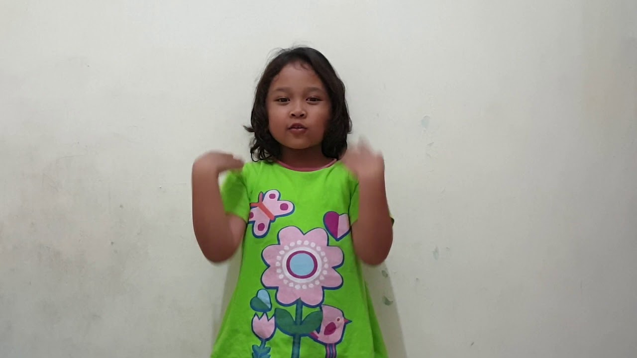 Menanam jagung 