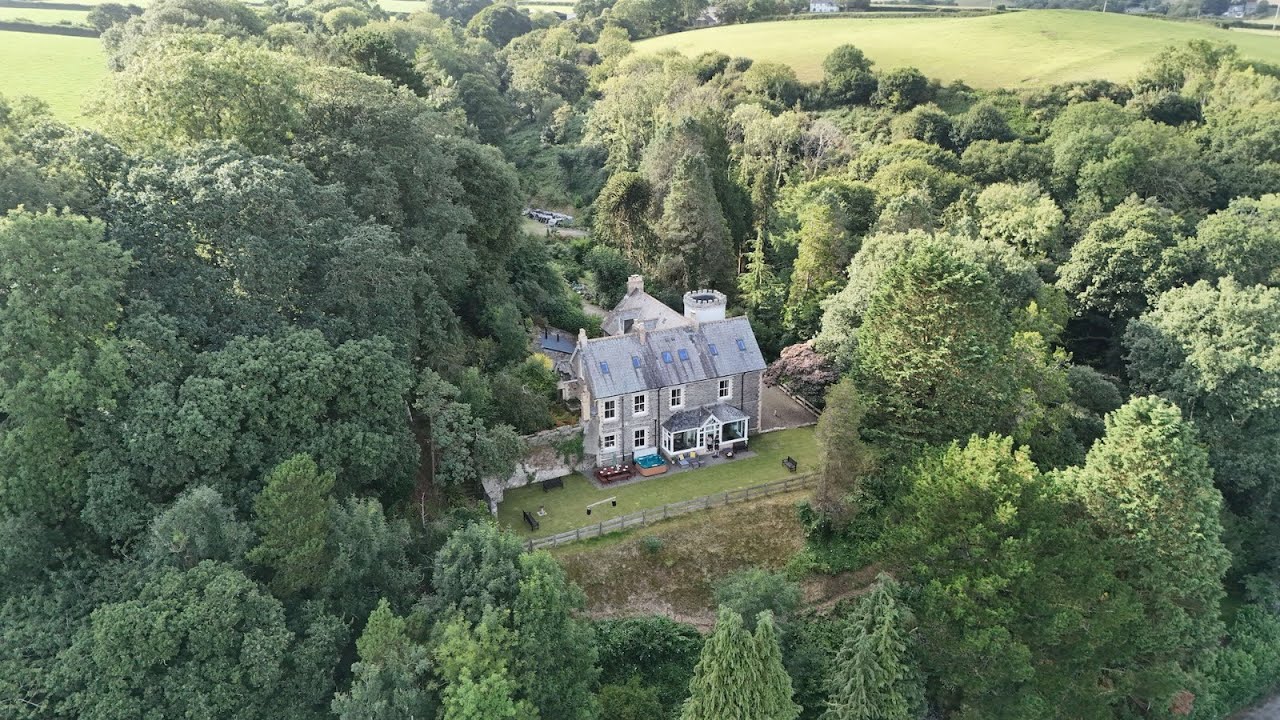 Cornwall Manor House for sale, ideal as country retreat/boutique hotel #Luxury Homes MelanieAttwater