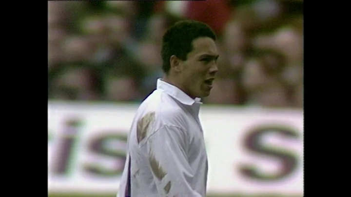 Rory Underwood double against Wales in 1990! | Gui...