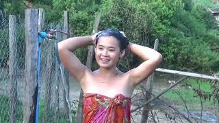 Hluas Nkauj Toj Siab Das Dej