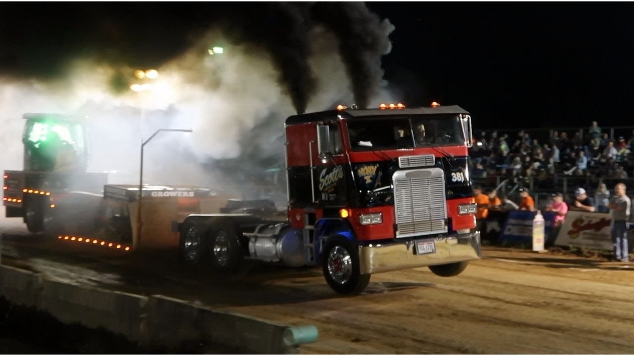 Grafton Truck Pulls Hot Semis 4.1 Battle of the Bluegrass & Pit Behind